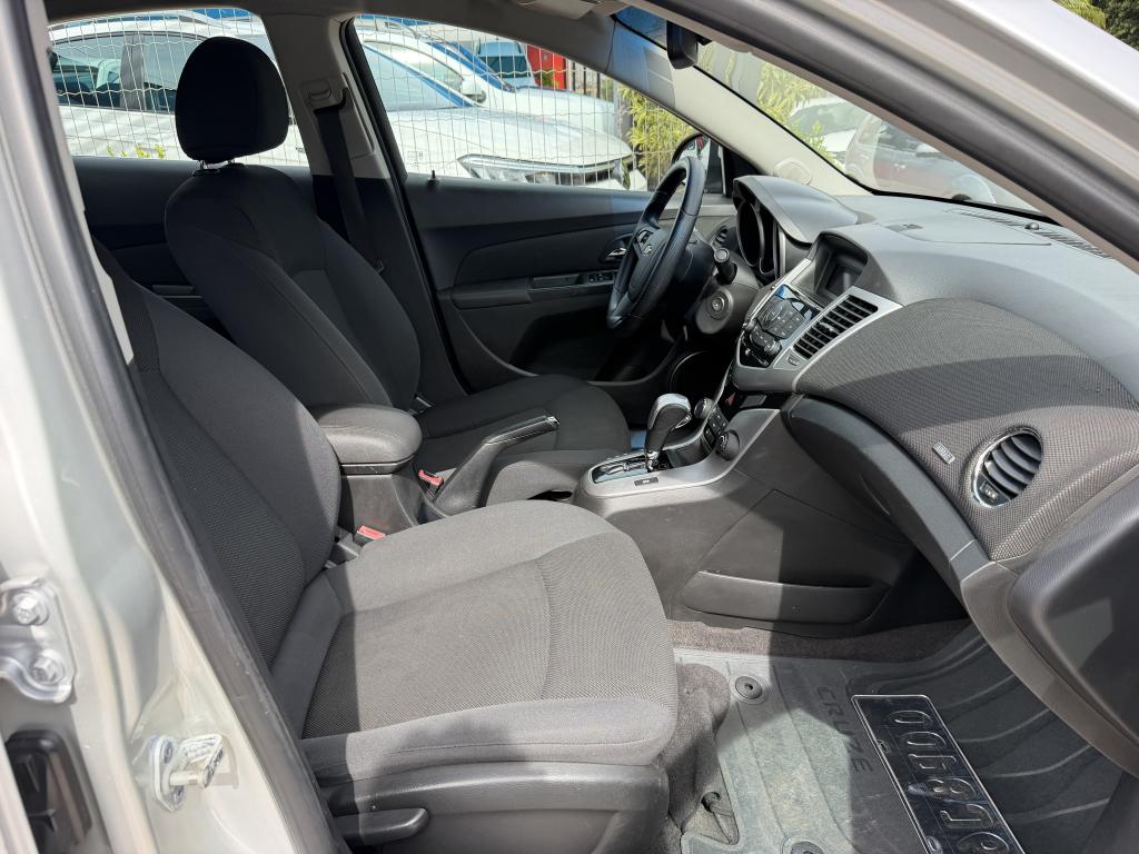 CHEVROLET Cruze Sedan - Foto