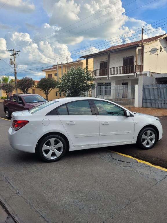 CHEVROLET Cruze Sedan - Foto
