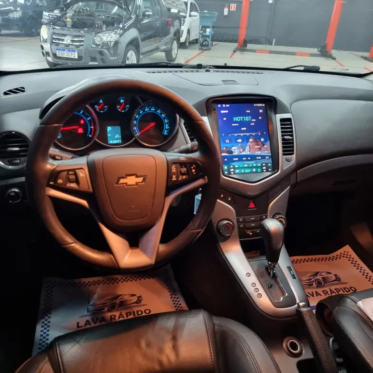 CHEVROLET Cruze Sedan - Foto