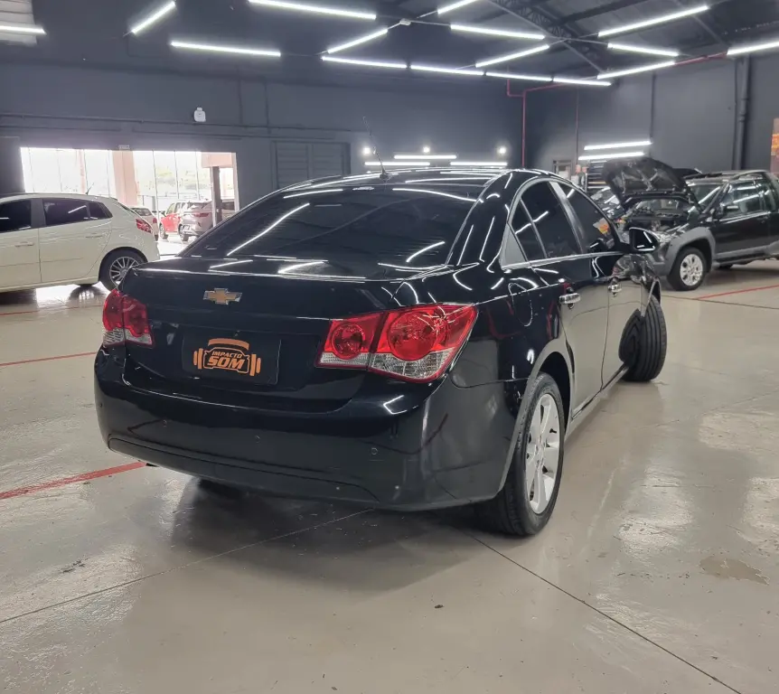 CHEVROLET Cruze Sedan - Foto