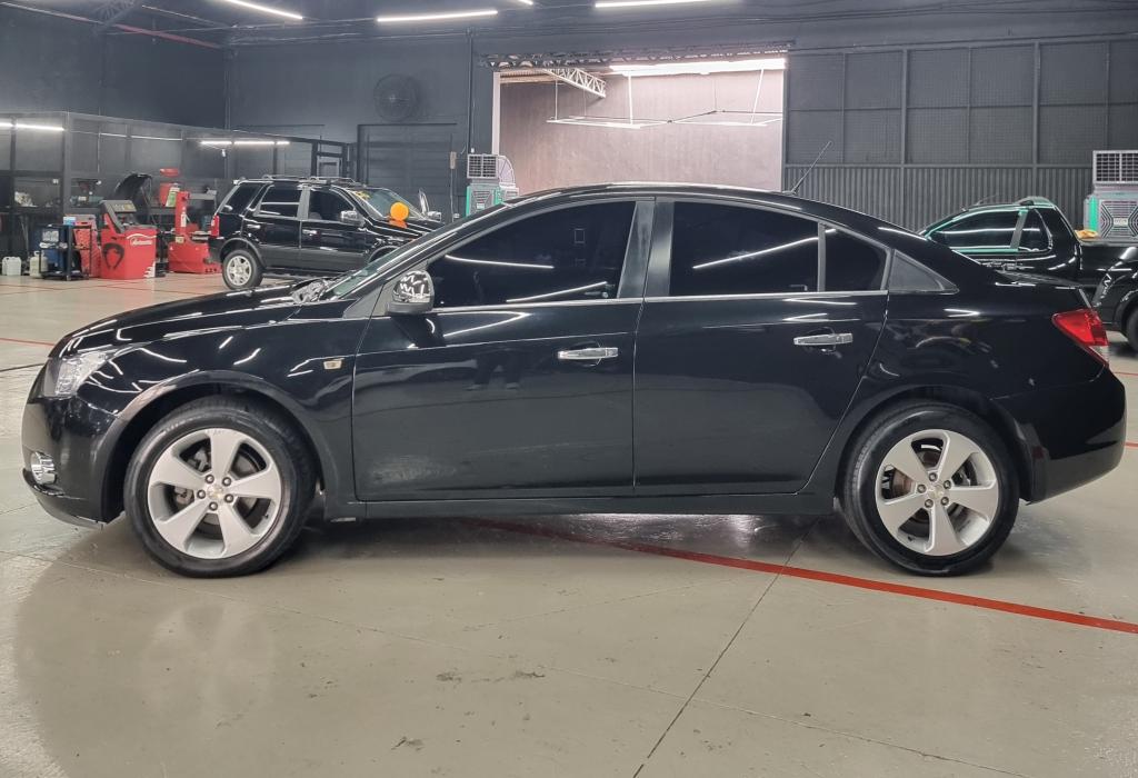 CHEVROLET Cruze Sedan - Foto