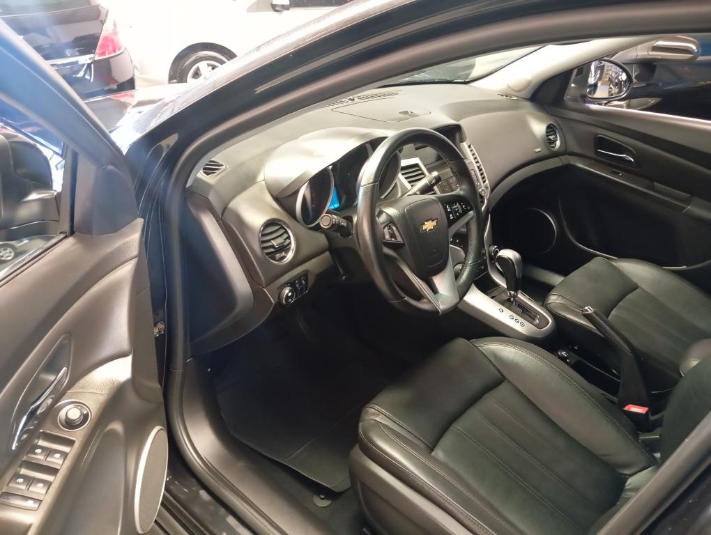CHEVROLET Cruze Sedan - Foto
