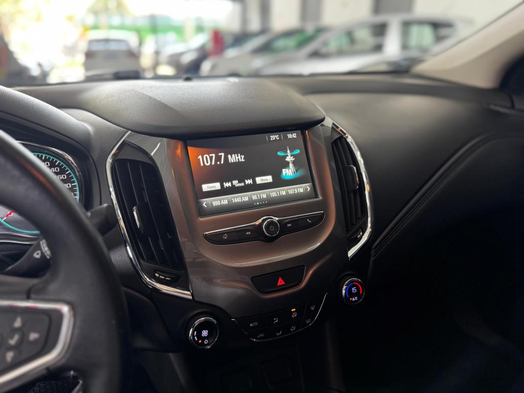 CHEVROLET Cruze Sedan - Foto