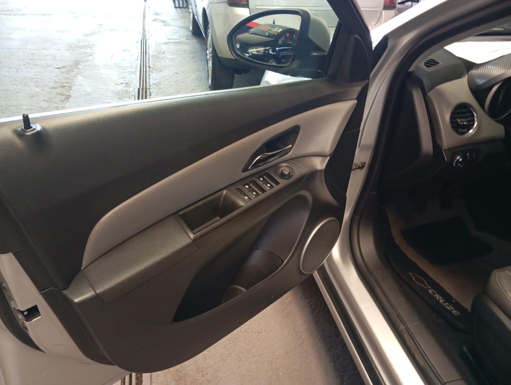 CHEVROLET Cruze Sedan - Foto