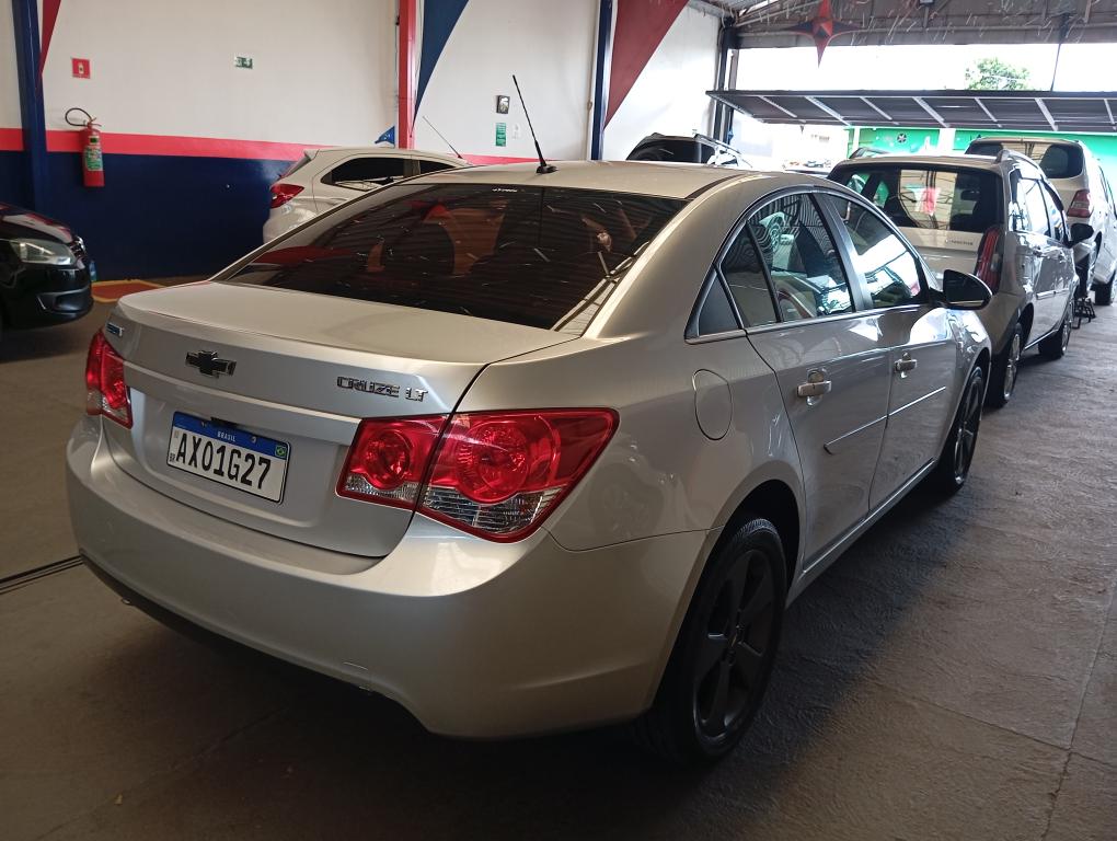 CHEVROLET Cruze Sedan - Foto