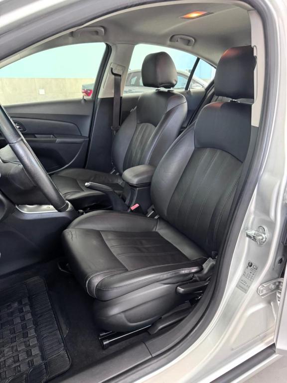 CHEVROLET Cruze Sedan - Foto