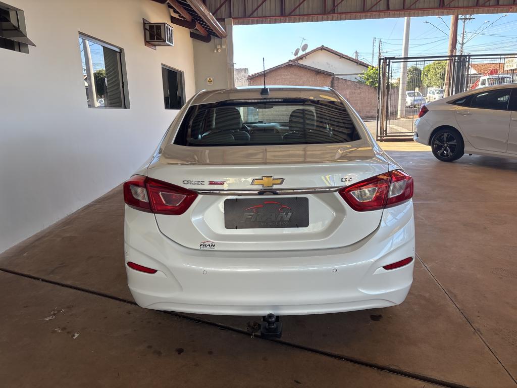 CHEVROLET Cruze Sedan - Foto