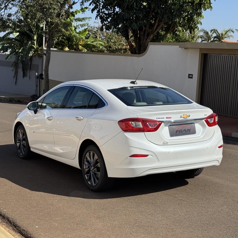 CHEVROLET Cruze Sedan - Foto