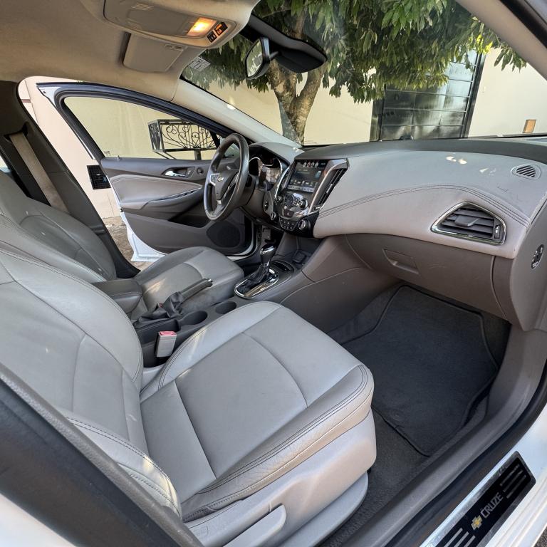 CHEVROLET Cruze Sedan - Foto