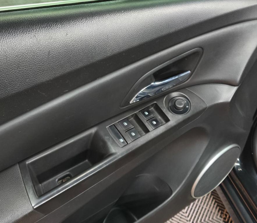 CHEVROLET Cruze Sedan - Foto
