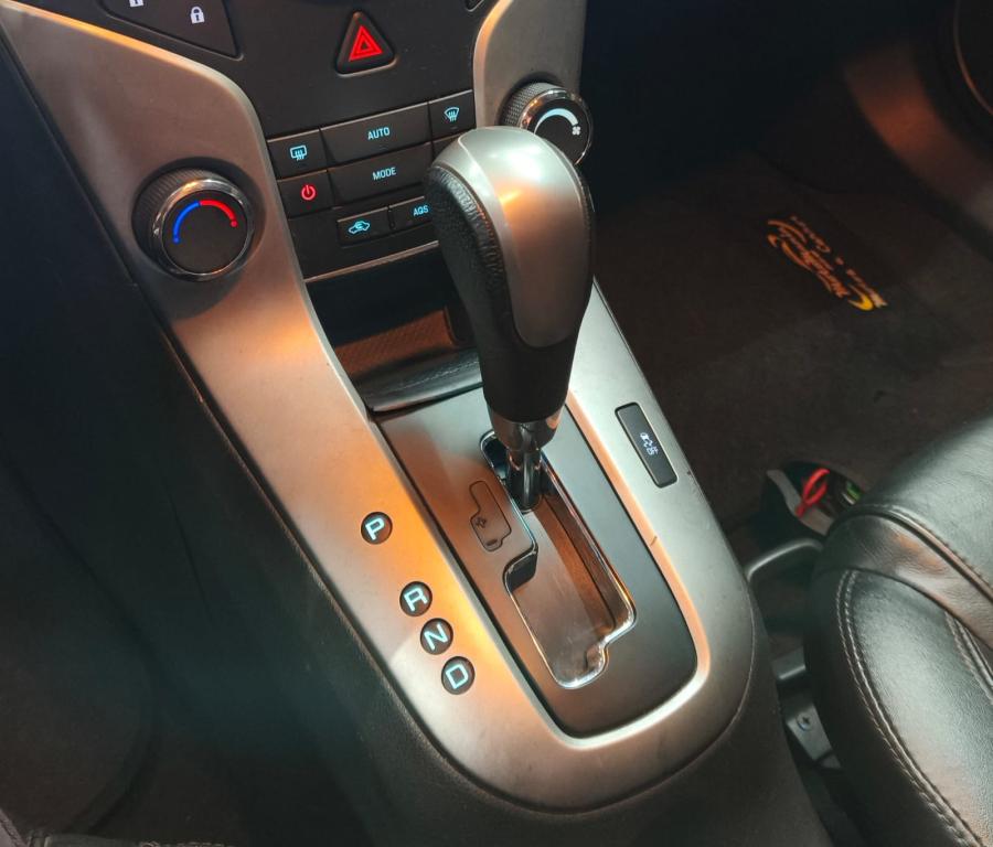CHEVROLET Cruze Sedan - Foto