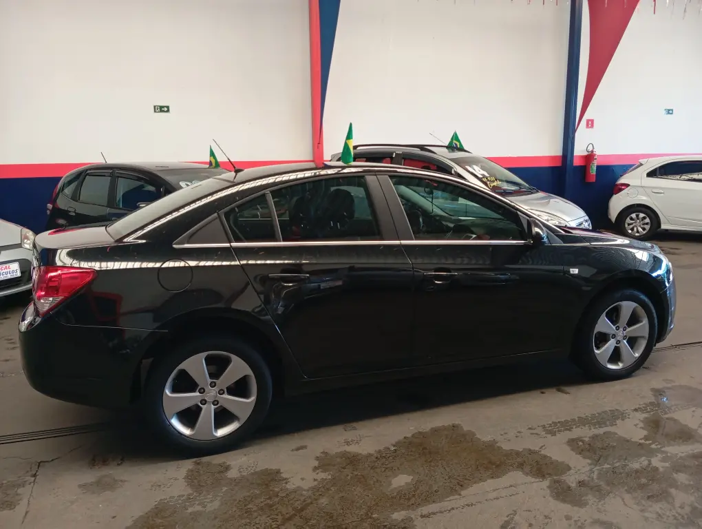 CHEVROLET Cruze Sedan - Foto