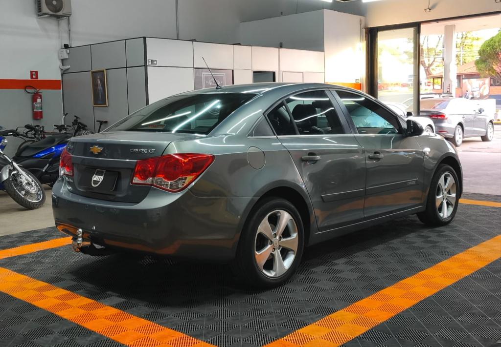 CHEVROLET Cruze Sedan - Foto