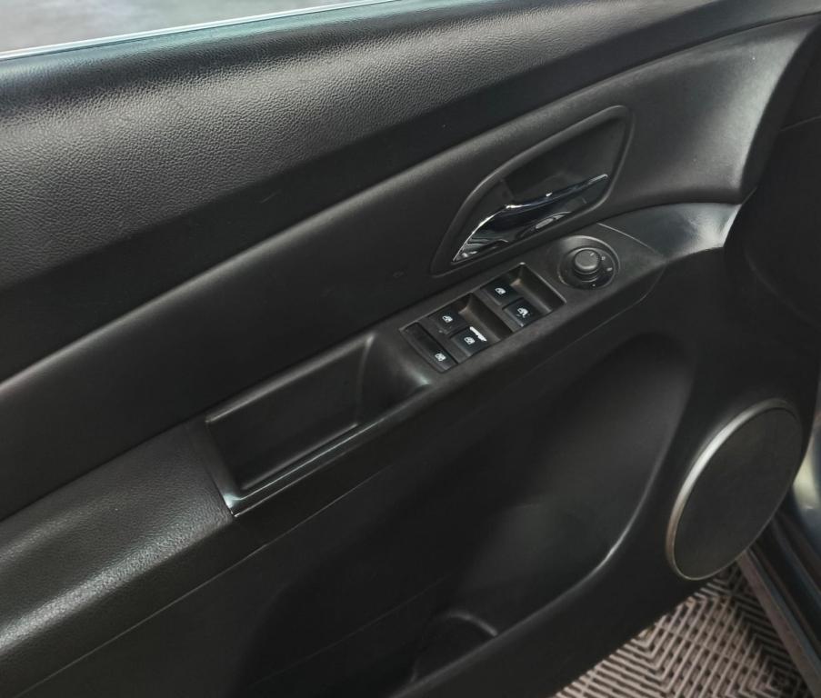 CHEVROLET Cruze Sedan - Foto