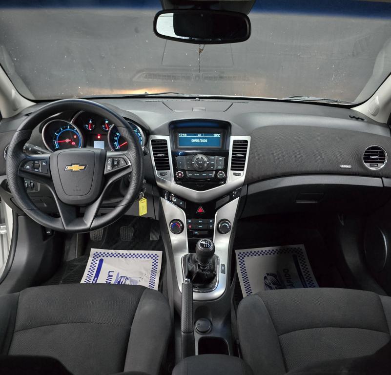 CHEVROLET Cruze Sedan - Foto