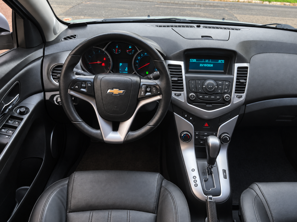 CHEVROLET Cruze Sedan - Foto