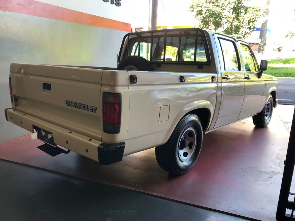 CHEVROLET D20 - Foto