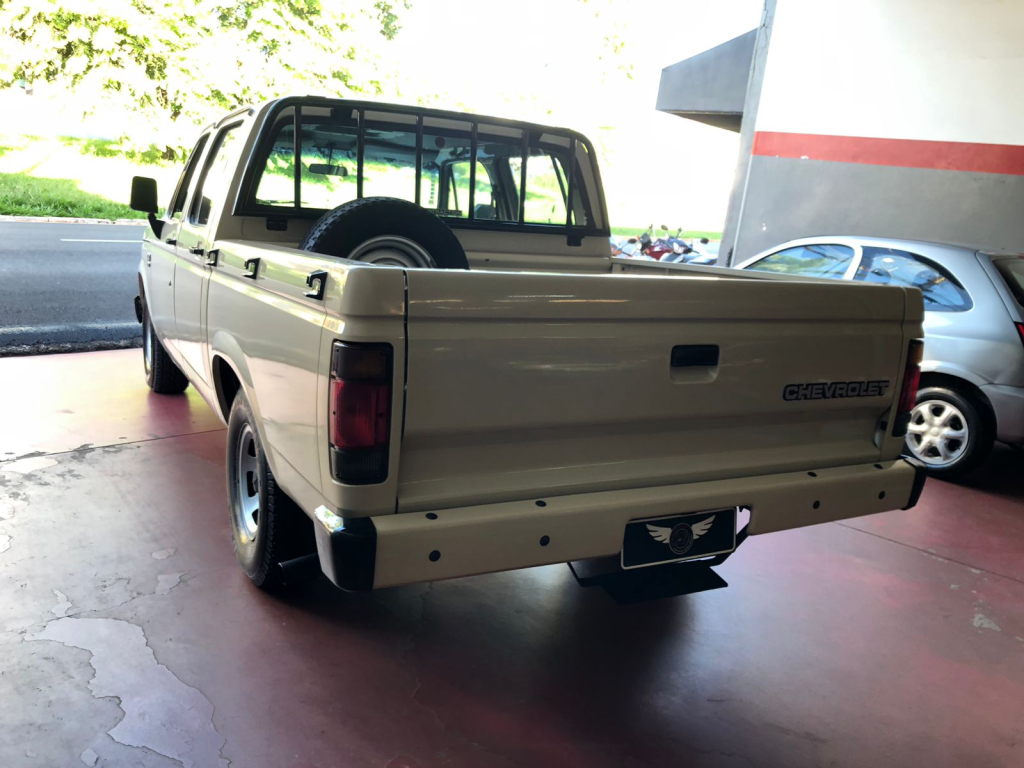 CHEVROLET D20 - Miniatura