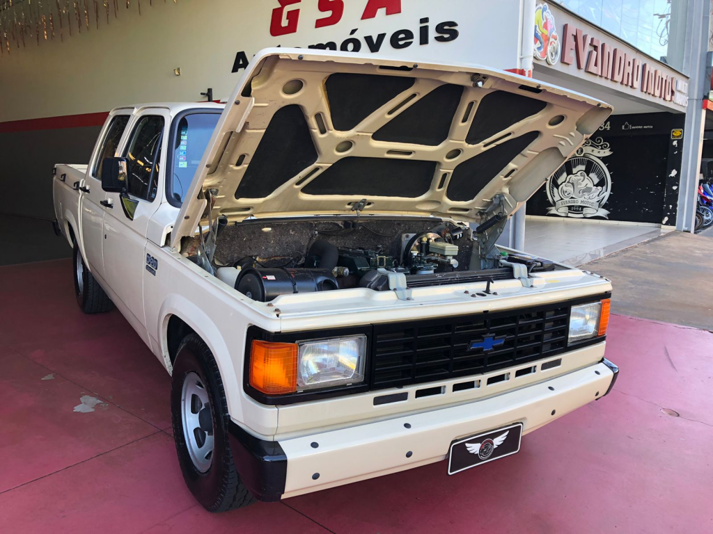 CHEVROLET D20 - Foto