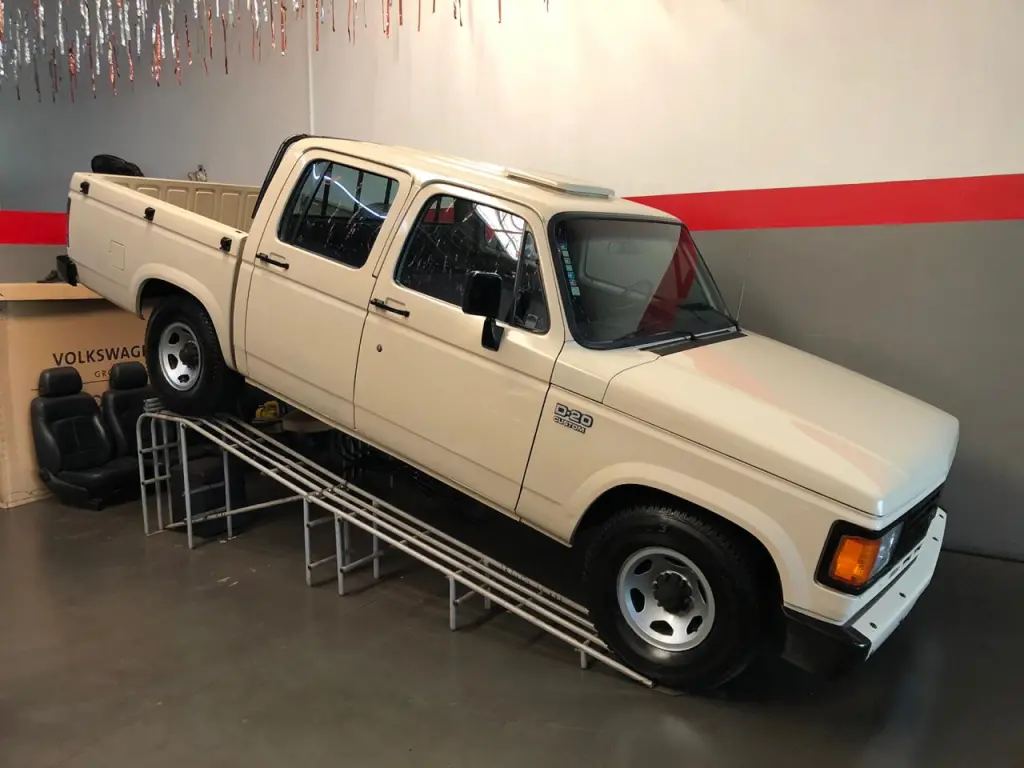 CHEVROLET D20 - Miniatura