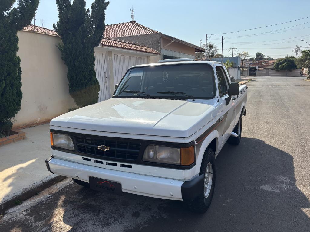 CHEVROLET D20 - Foto