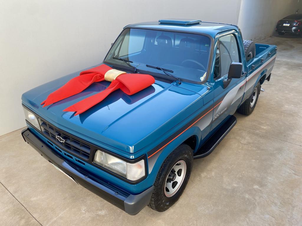 CHEVROLET D20