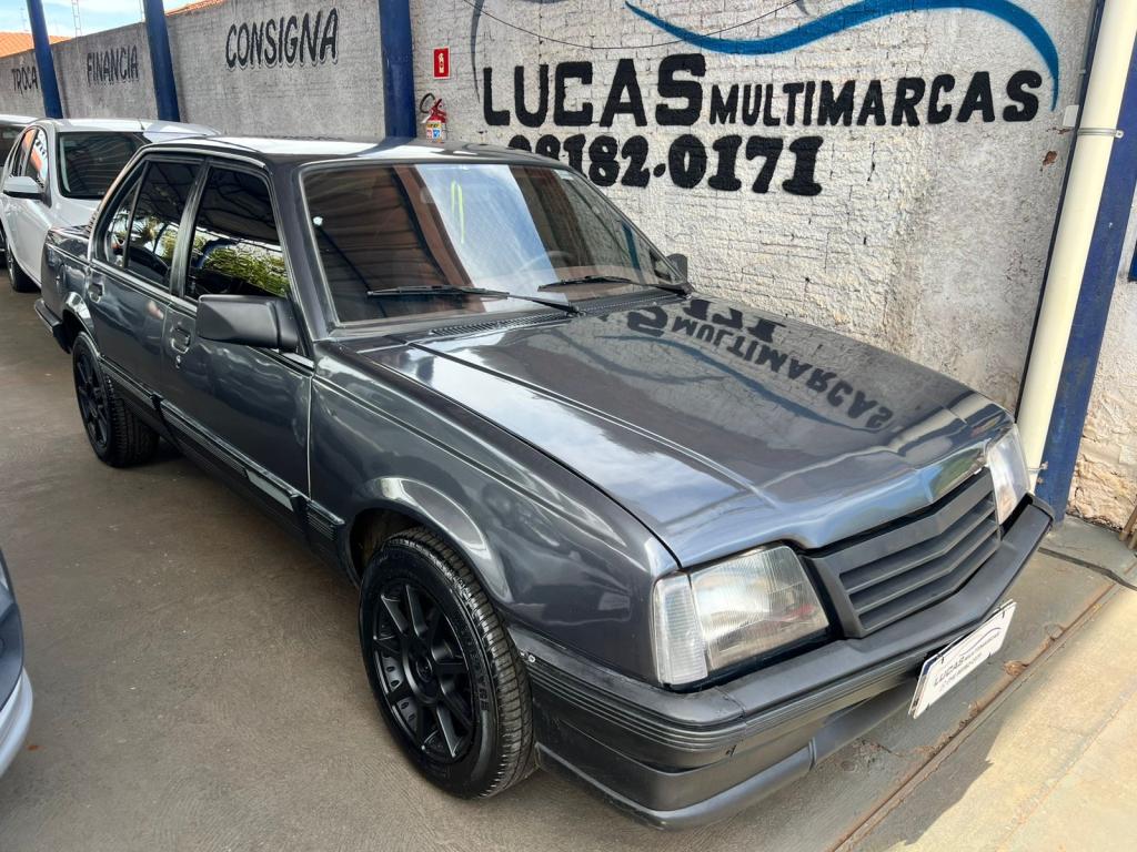 CHEVROLET Monza Sedan