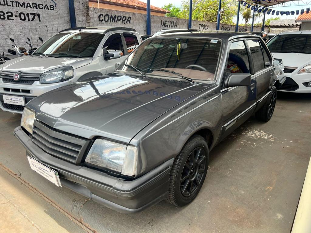 CHEVROLET Monza Sedan - Foto