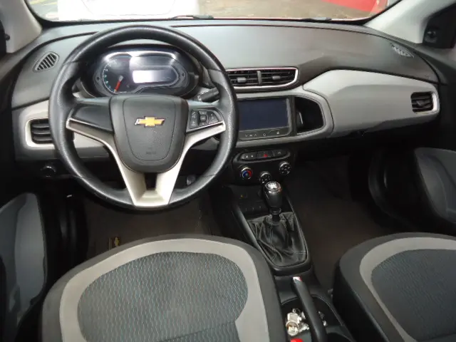 CHEVROLET Onix Hatch - Foto