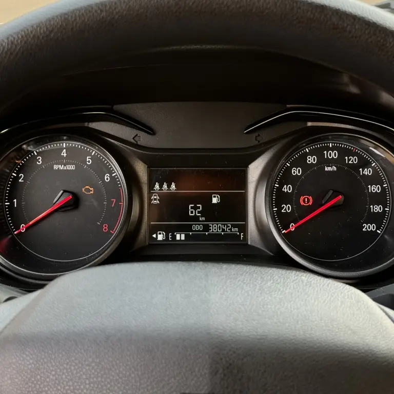 CHEVROLET Onix Hatch - Foto