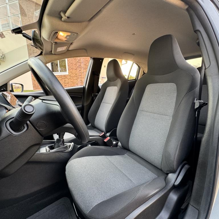 CHEVROLET Onix Hatch - Foto