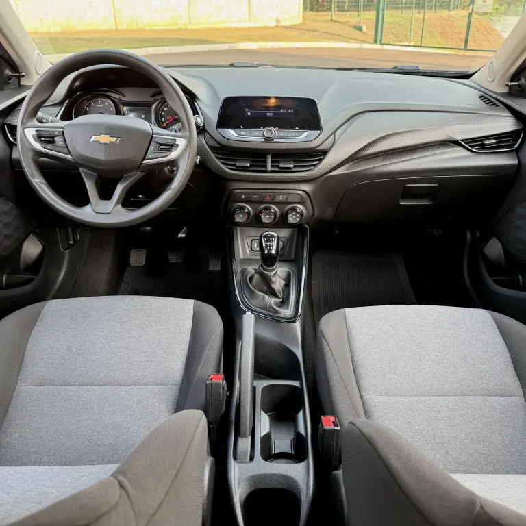 CHEVROLET Onix Hatch - Foto