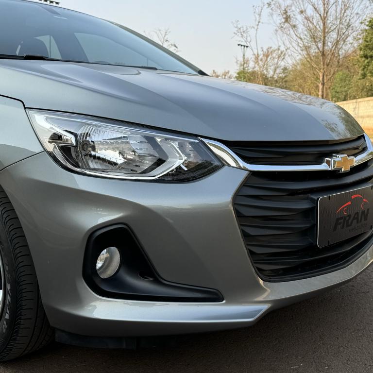 CHEVROLET Onix Hatch - Foto