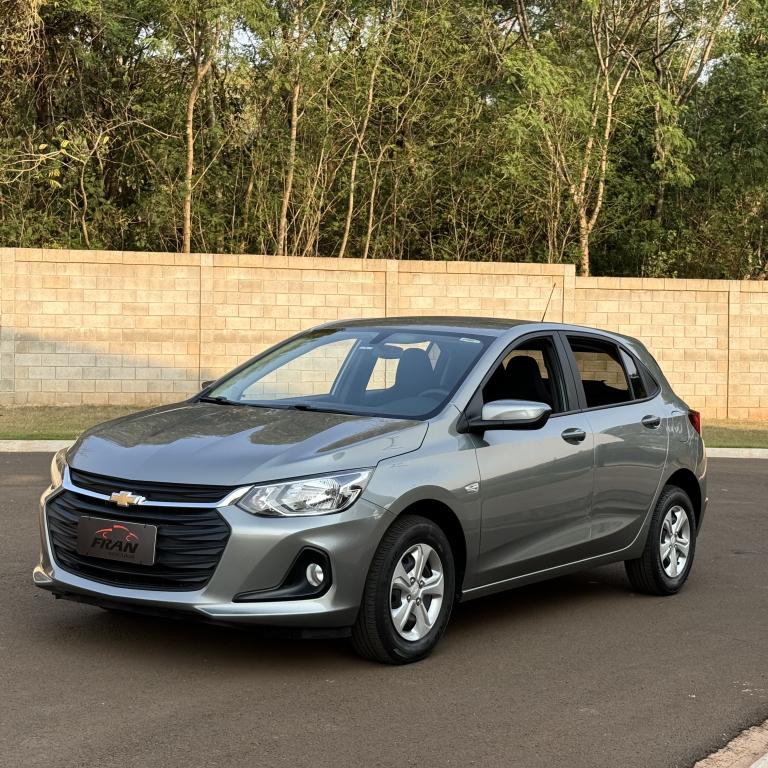CHEVROLET Onix Hatch - Foto