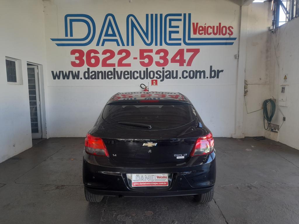 CHEVROLET Onix Hatch - Foto