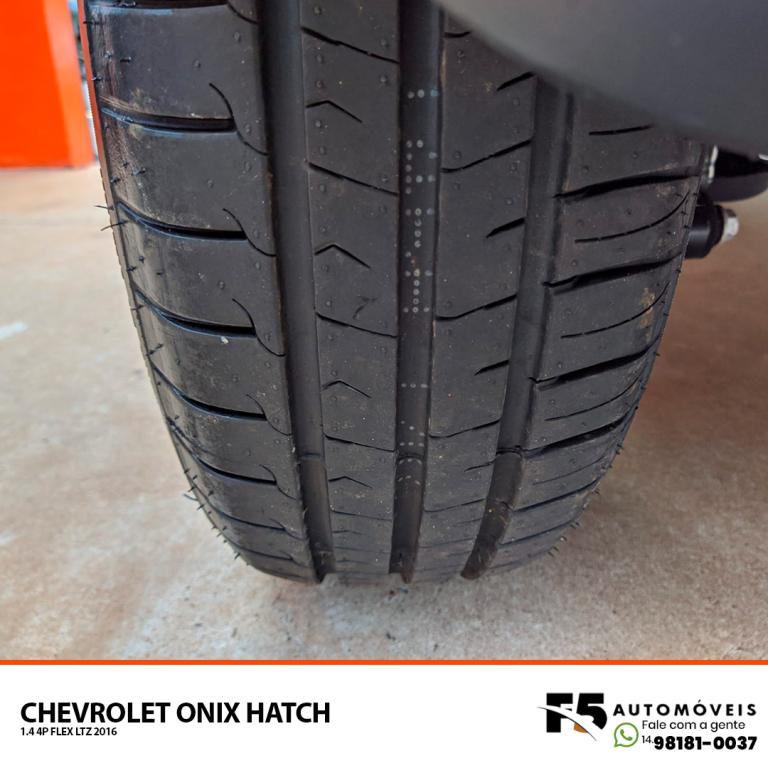 CHEVROLET Onix Hatch - Foto