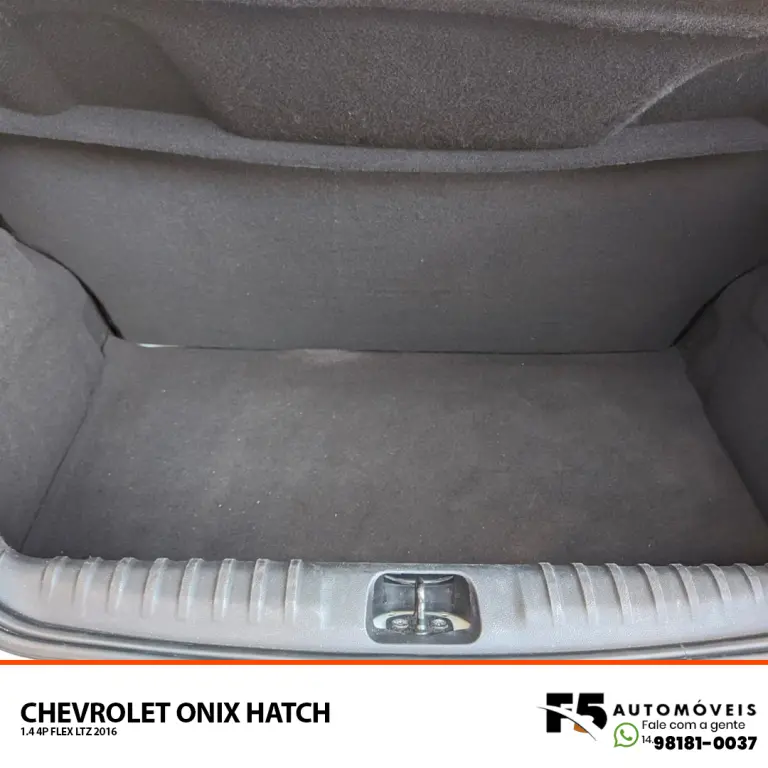 CHEVROLET Onix Hatch - Foto