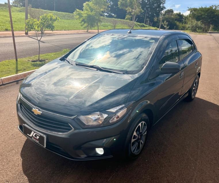 CHEVROLET Onix Hatch - Foto