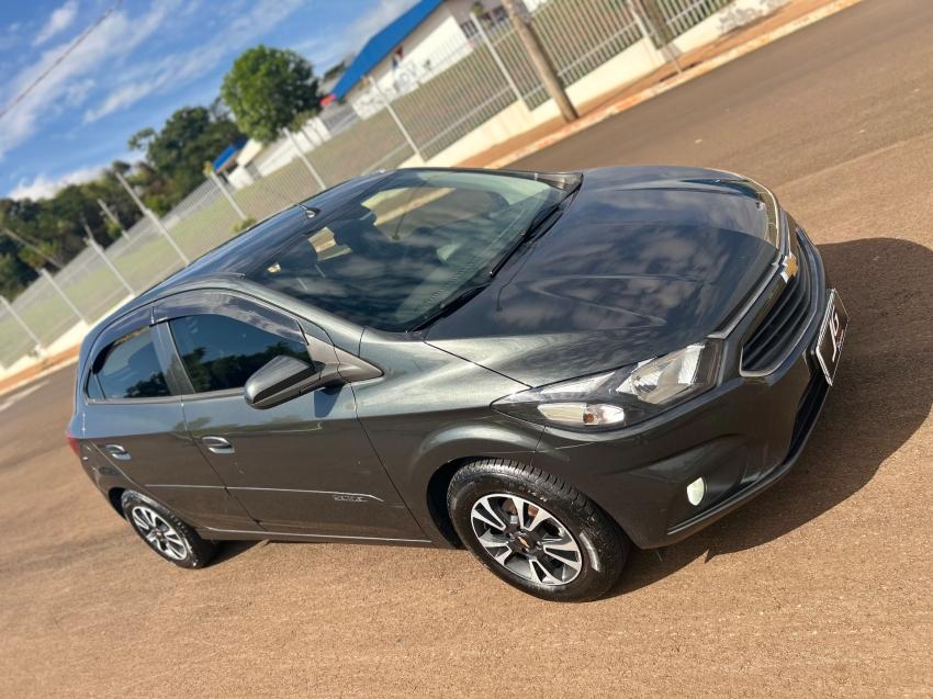 CHEVROLET Onix Hatch - Foto