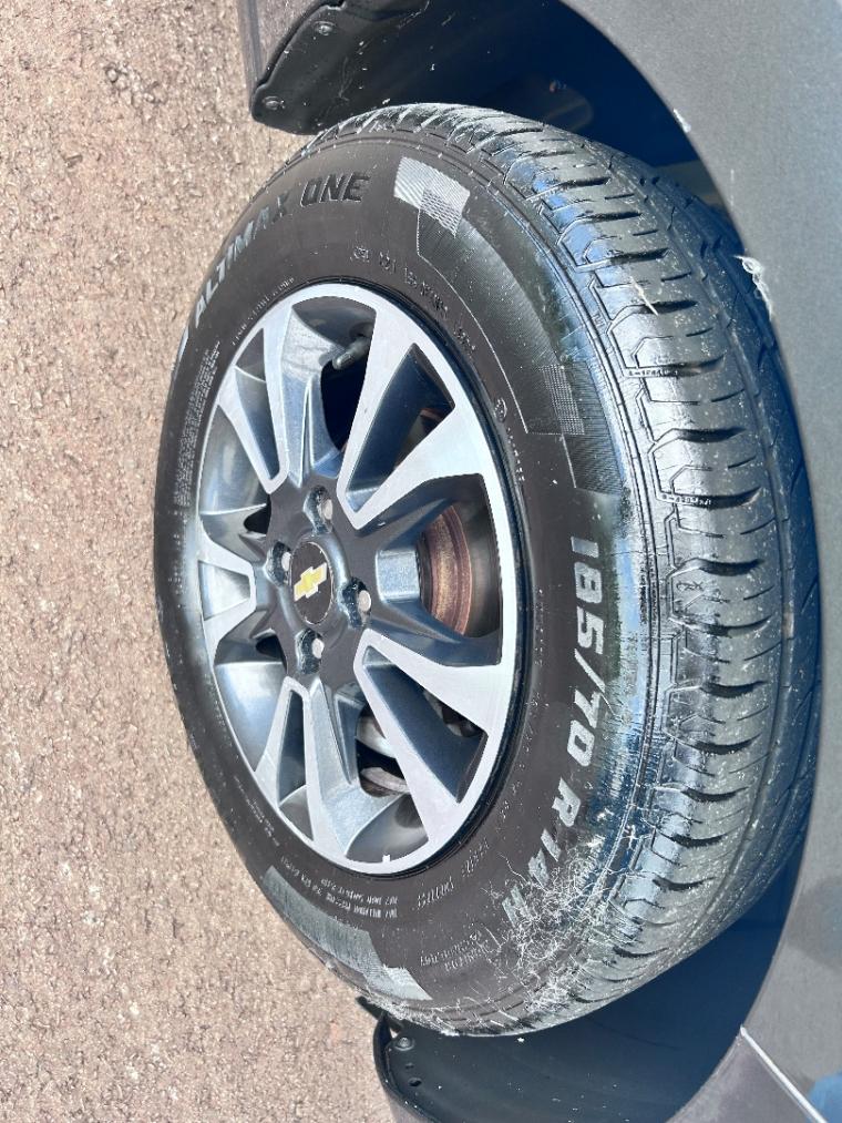 CHEVROLET Onix Hatch - Foto