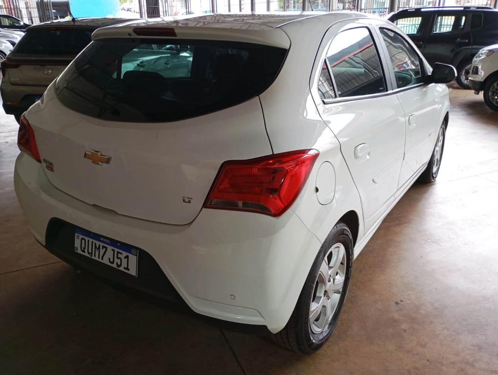 CHEVROLET Onix Hatch