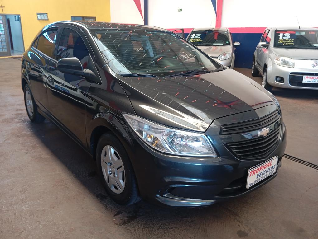 CHEVROLET Onix Hatch - Foto