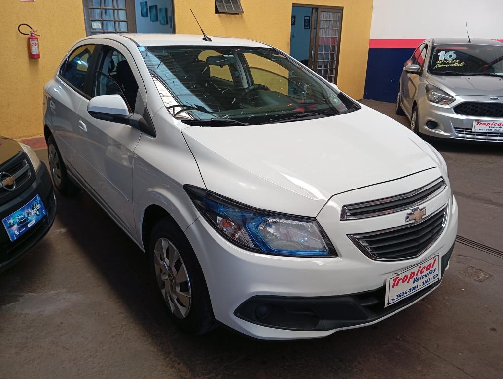 CHEVROLET Onix Hatch - Foto