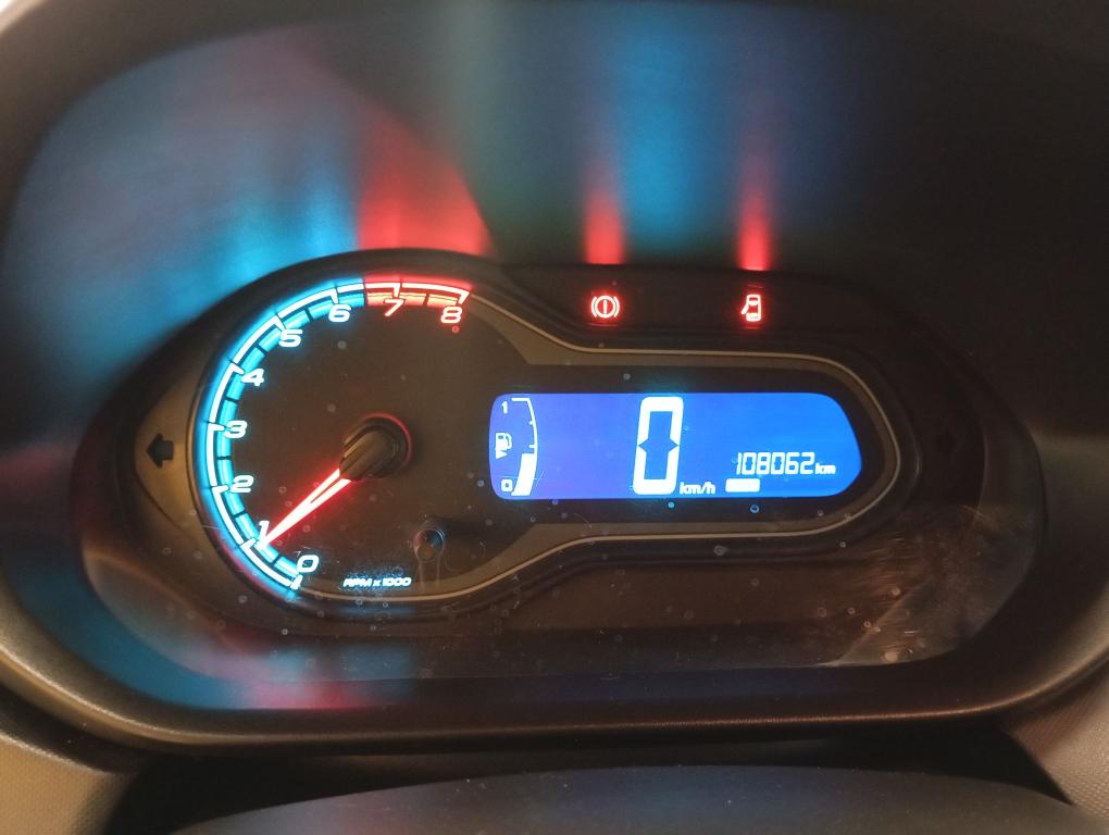 CHEVROLET Onix Hatch - Foto