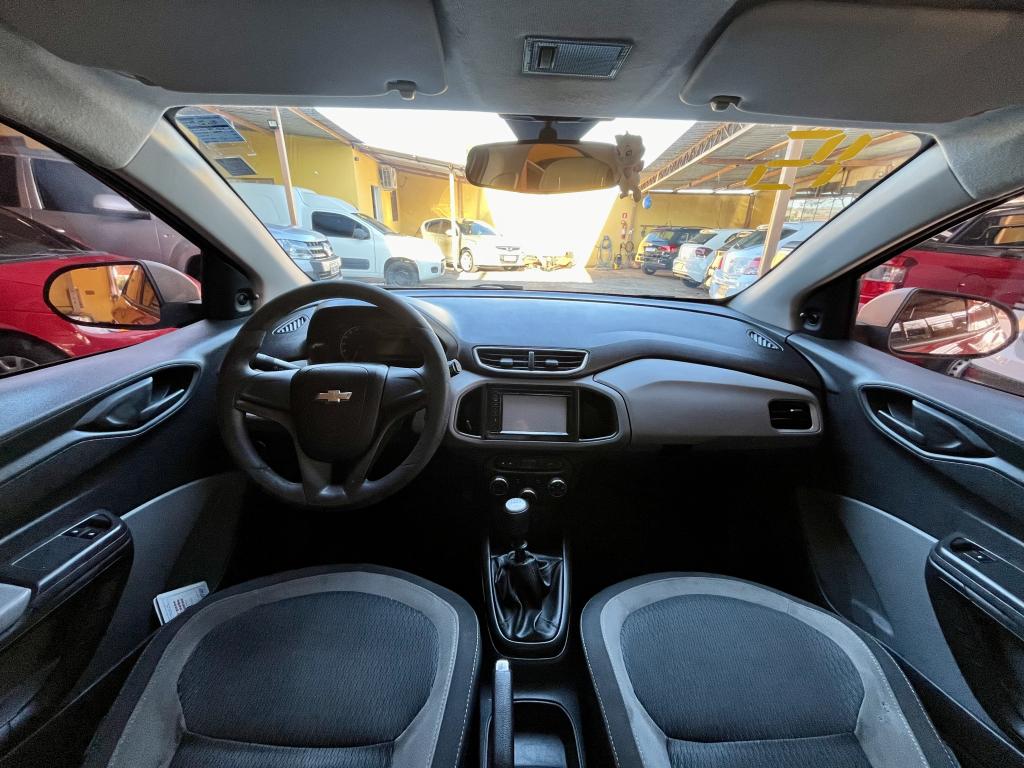 CHEVROLET Onix Hatch - Foto