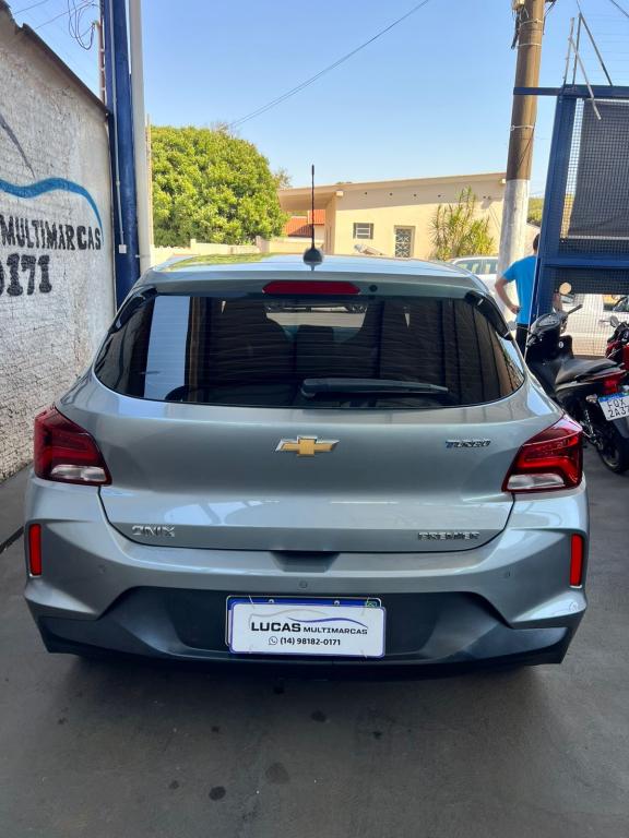 CHEVROLET Onix Hatch - Foto