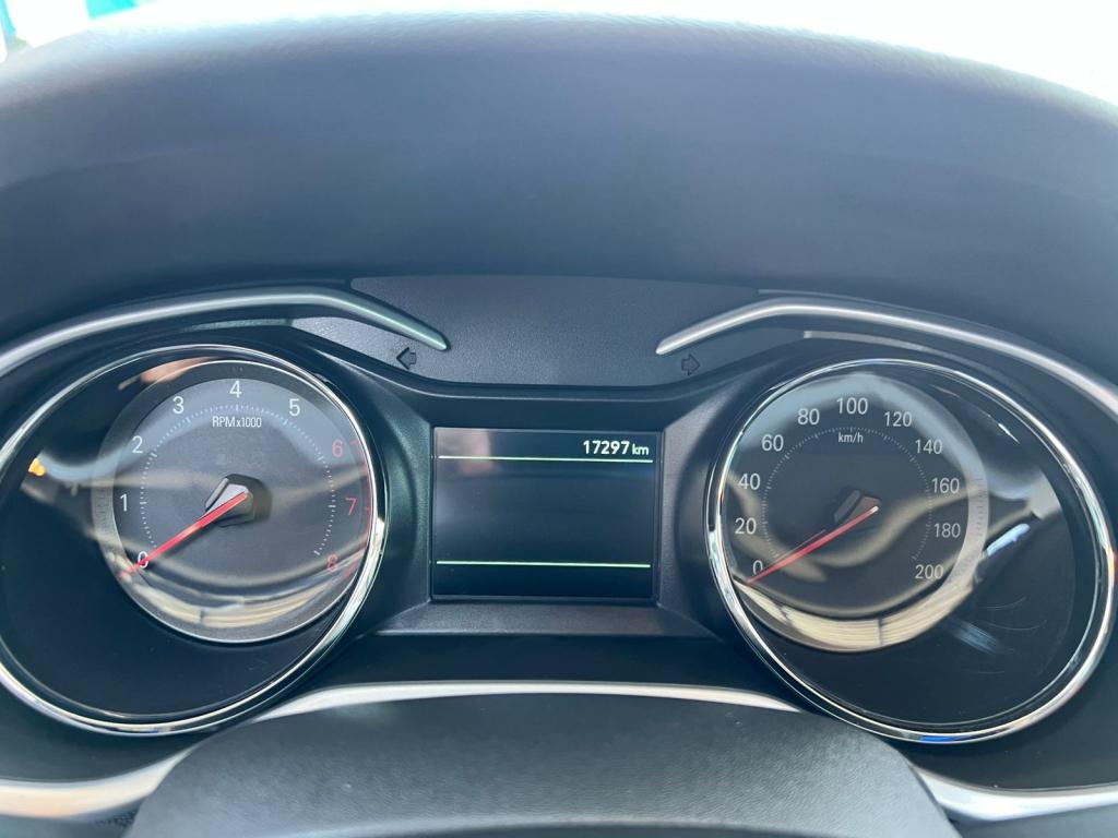 CHEVROLET Onix Hatch - Foto