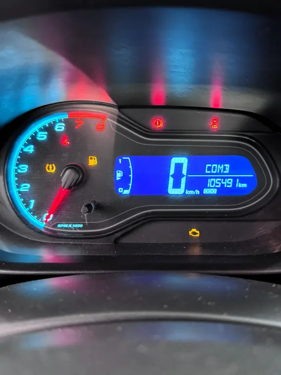 CHEVROLET Onix Hatch - Foto