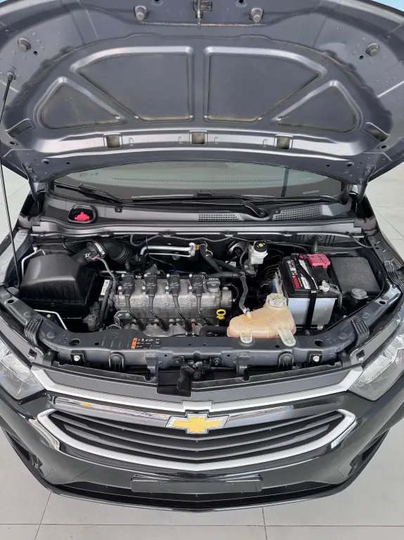 CHEVROLET Onix Hatch - Foto