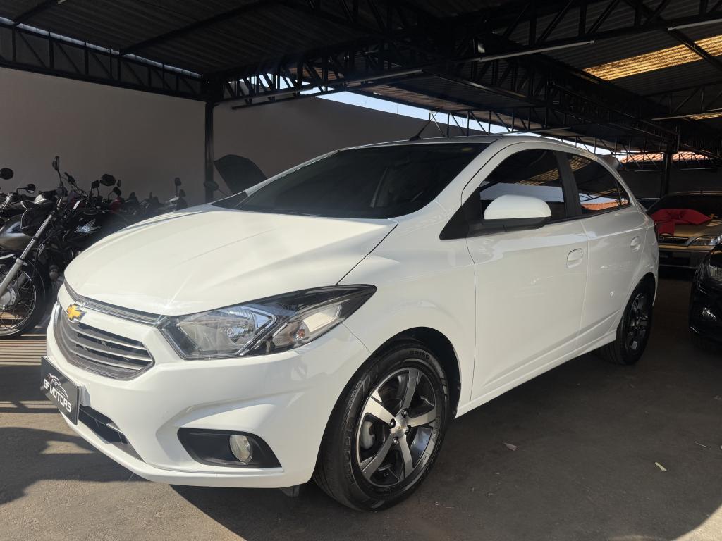 CHEVROLET Onix Hatch - Foto